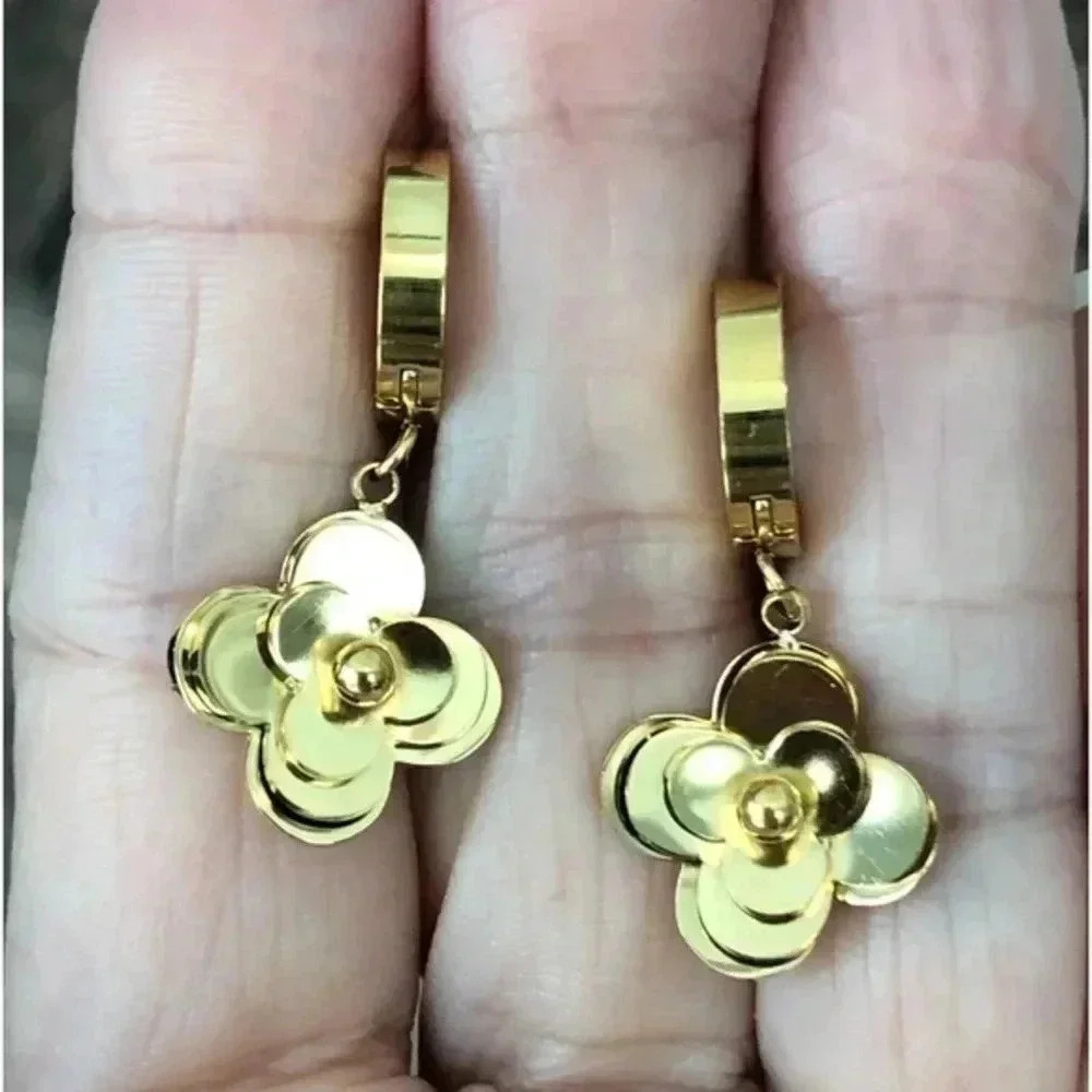 Waterproof 316L Stainless Steel 18k Gold Plated Solid Flower Hoop Earrings NWT